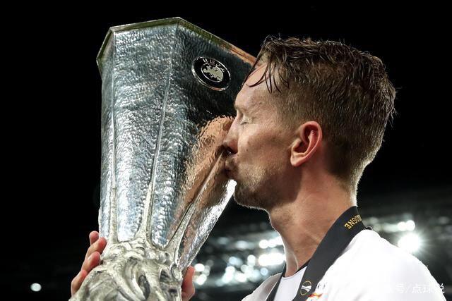 胡明轩24分广东5人上双大胜辽宁 赵继伟14+9